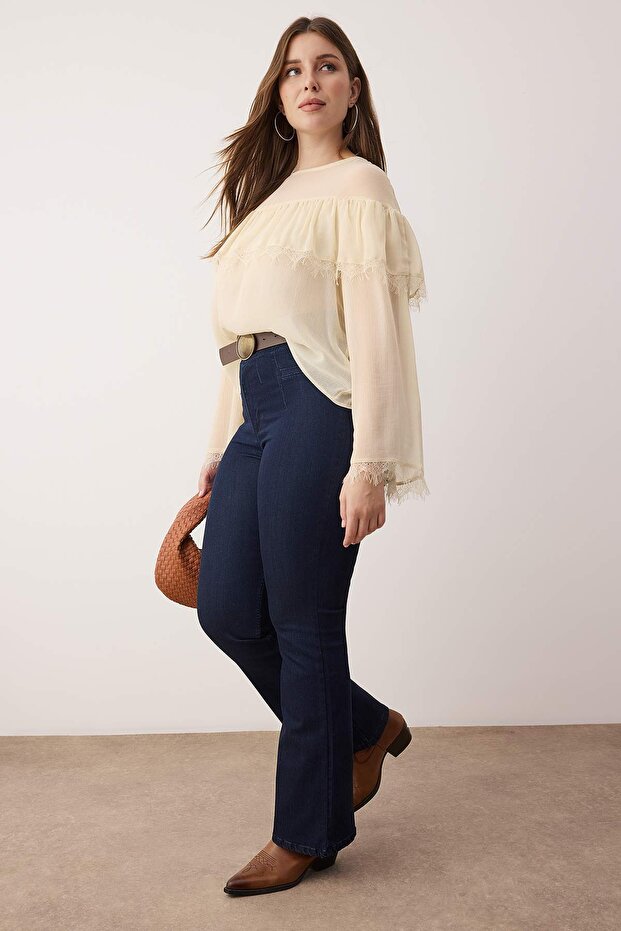 Koyu Mavi Yüksek Bel Dikiş Detaylı İspanyol Paça Büyük Beden Flare Fit Jeans TBBAW26CJ00024 - 2