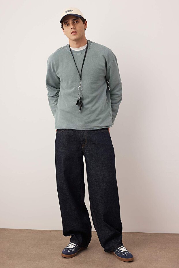 Açık Mavi Yeni Oversize/Geniş Kesim Eskitme/Soluk Efekt Kalın Sweatshirt TMNAW26SW00022 - 2