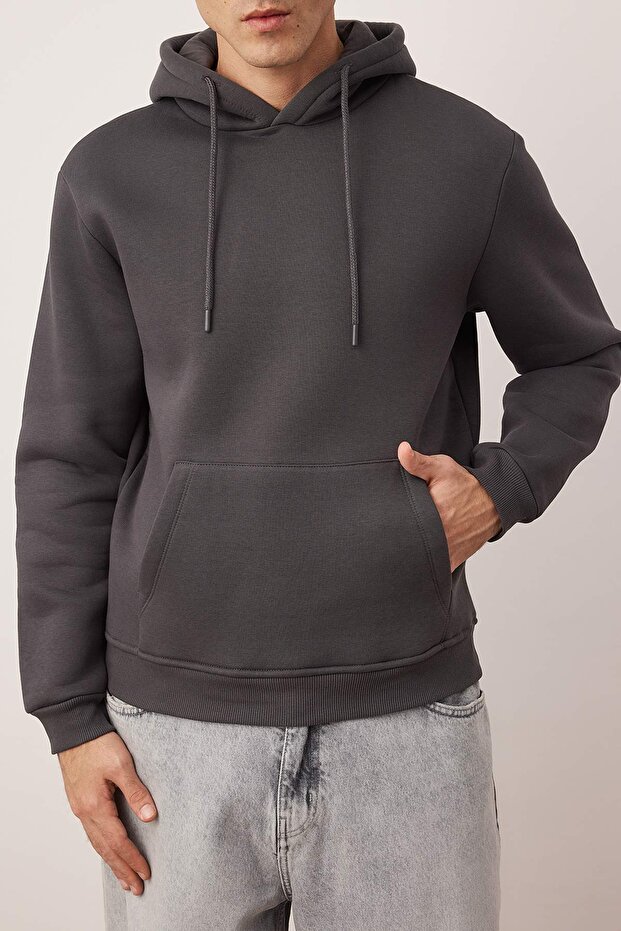 Antrasit Regular/Normal Kesim Kapüşonlu İçi Polar/Sıcak Tutan Sweatshirt TMNAW20SW0163 - 3