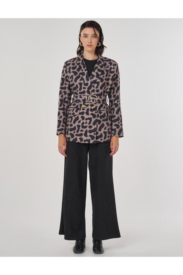 سترة بليزر بنمط الفهد من فرو المنك - 6