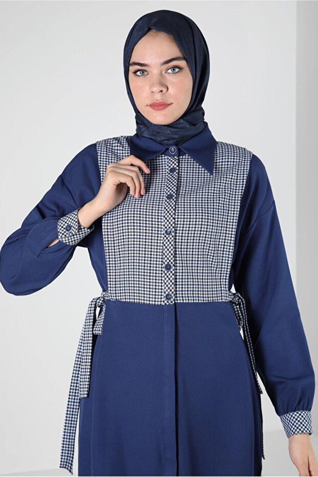 شال ألفينا مونوغرام 8300