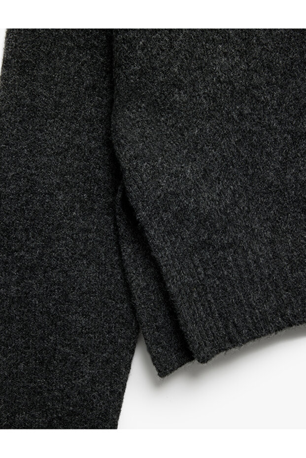 Weich strukturierter Basic-Strickpullover mit langen Ärmeln und Stehkragen - 5