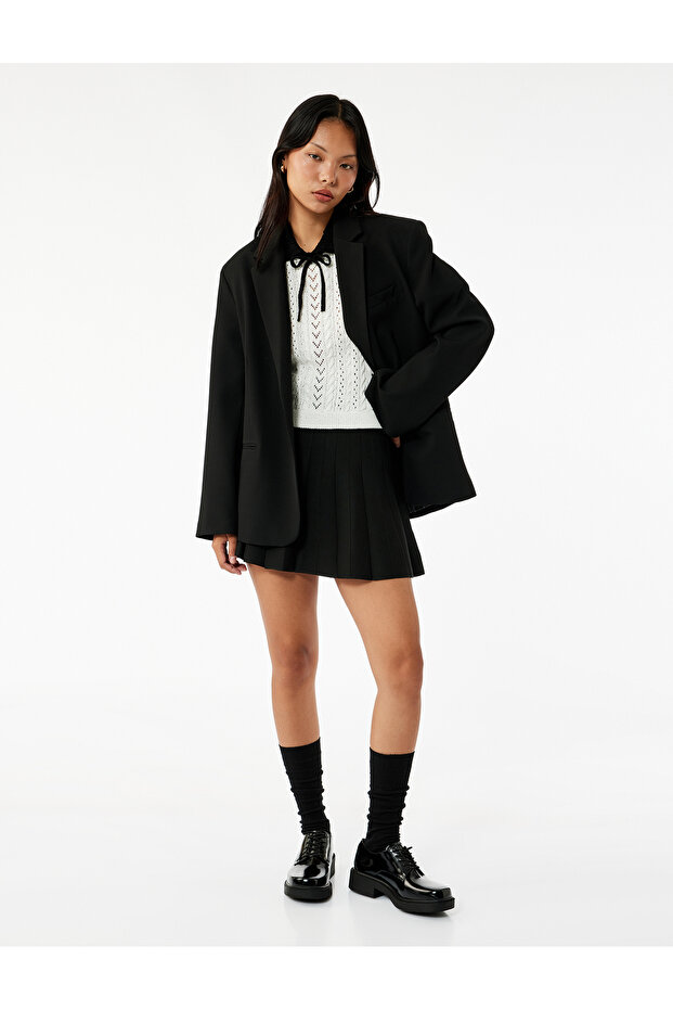 Regular Waist Pleated Mini Skirt