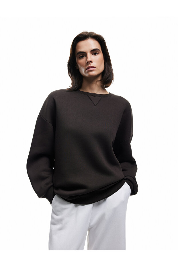 Three Thread Raised Long Sleeve Crew Neck Oversize Sweatshirt