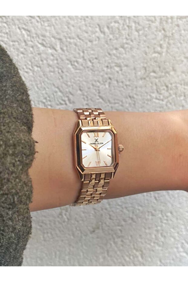 Dke.1.10921 Square Dial 3 Atm Water Resistant Women's Wristwatch