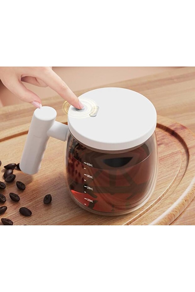 A cup designed to automatically mix drinks, such as coffee, milk, and juices, easily and quickly. - 2