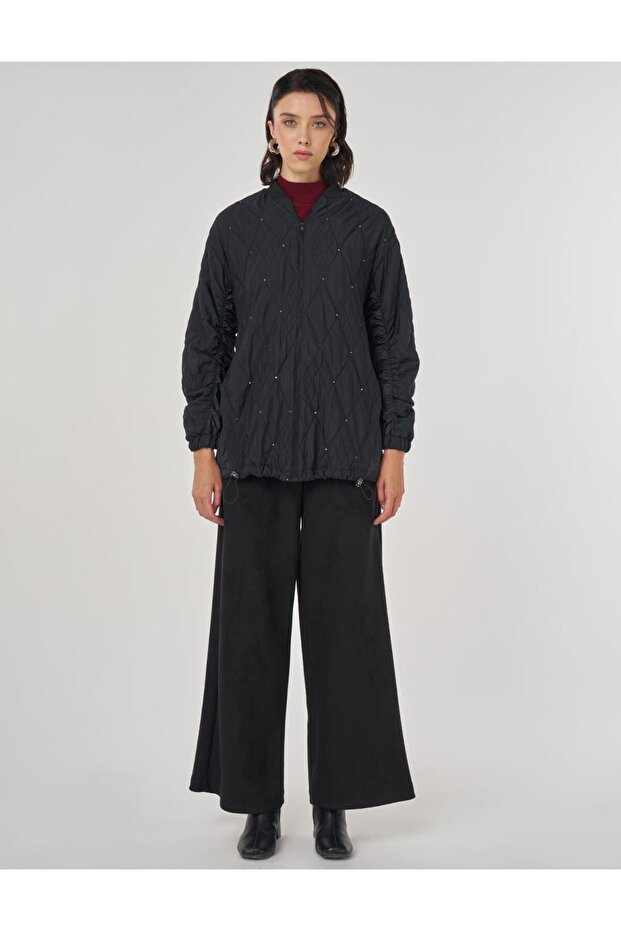 سترة بنمط منقوش باللون الأسود - 3