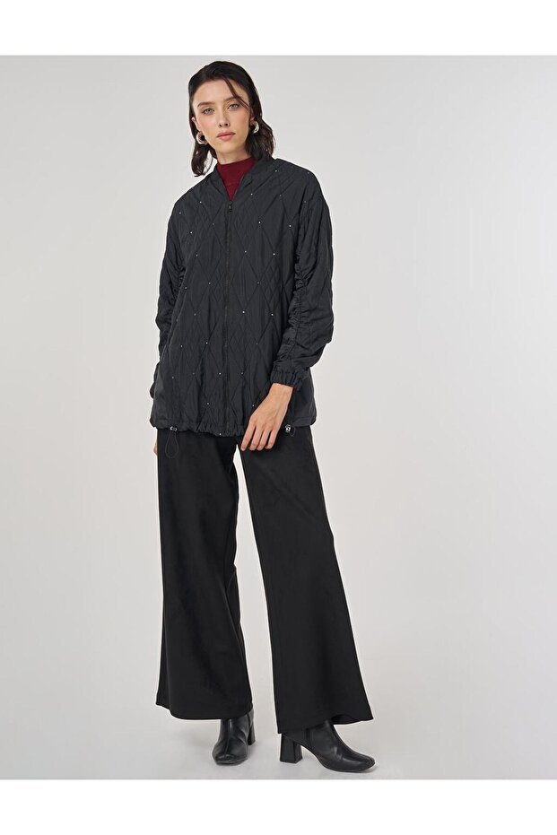 سترة بنمط منقوش باللون الأسود - 2