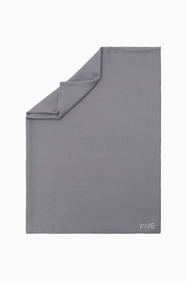 شال فستان سهرة رمادي لامع من أوتو