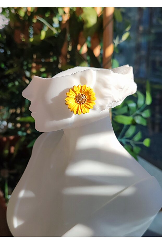 Daisy El Yapımı Sarı Minimal ve Işıltılı Papatya Küpe - Zarif ve Sade - 4