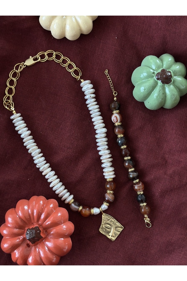 مجموعة العقيق اللؤلؤي - 1