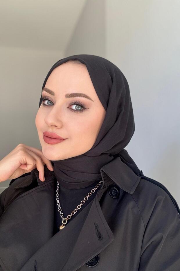 شال قطن طازج باللون الأسود