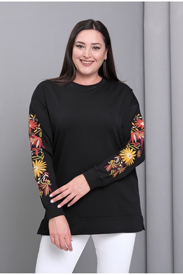 Women's Plus Size Black, 2 Thread Floral Embroidery Detailed Sweatshirt 65N39188