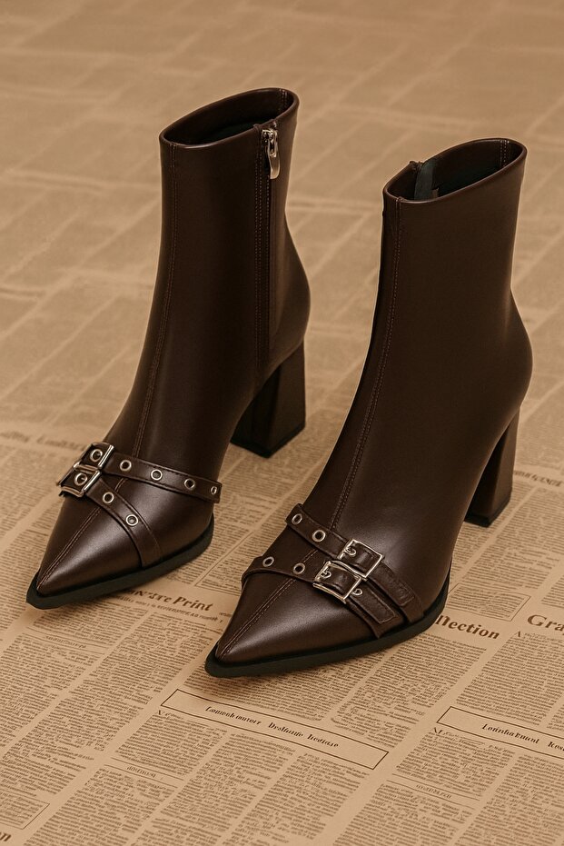 Pointed Toe Double Buckle Detail Brown Short Thick-Heeled Women's Boots