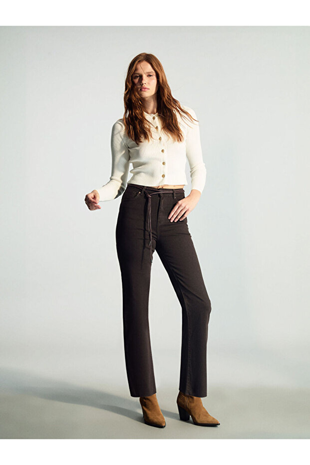 Esvab • Modern & Distinctive Straight Fit Women's Jean Pants