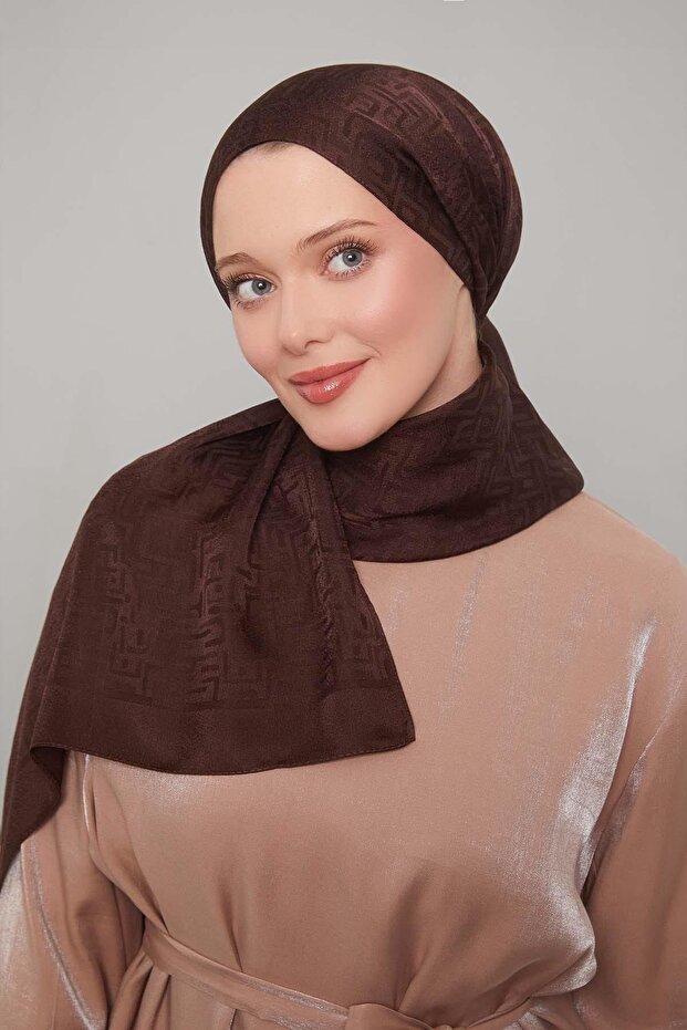 Acı Kahve Kiril Desen Jakarlı Janjan Şal - 1