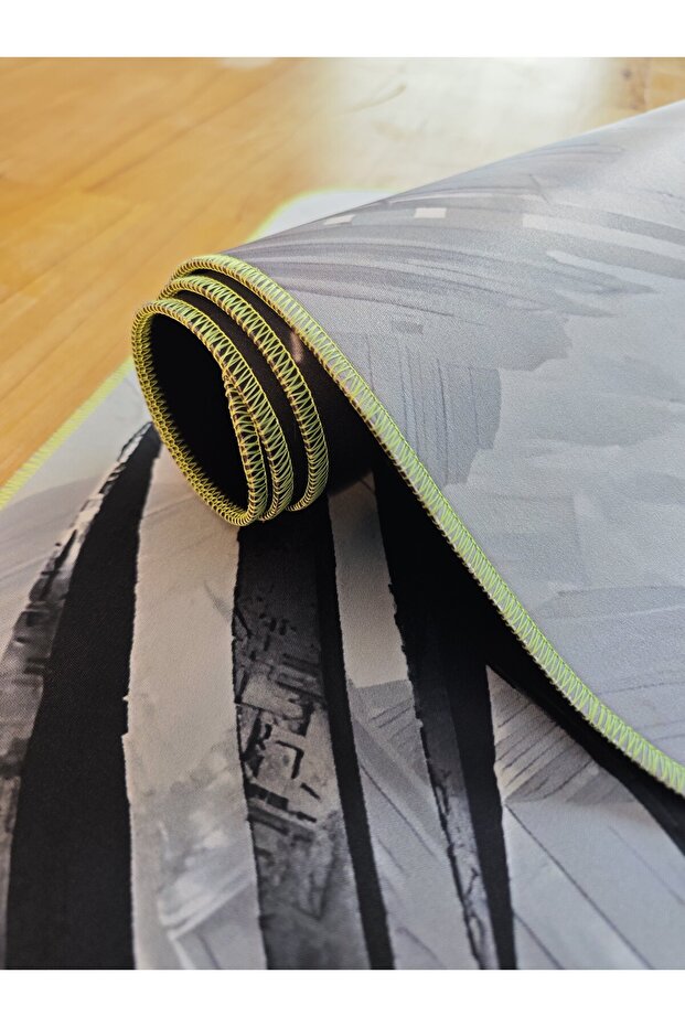 SGE TECHNOLOGY 70X30 CM ФОСФОРЕСЦЕНТНА ШЕВНА ИГРА С ТЕМА НА МАРКАТА НЕСЪРЦАВАЩА ОСНОВА СПИЙД СЪРФЕЙС ГЕЙМЪР МИШКА - 5