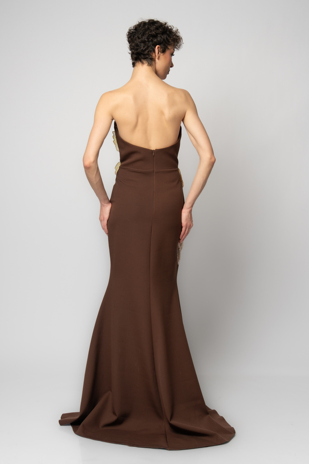 Göğsünde büyük payet çiçekli krep abiye elbise - 4