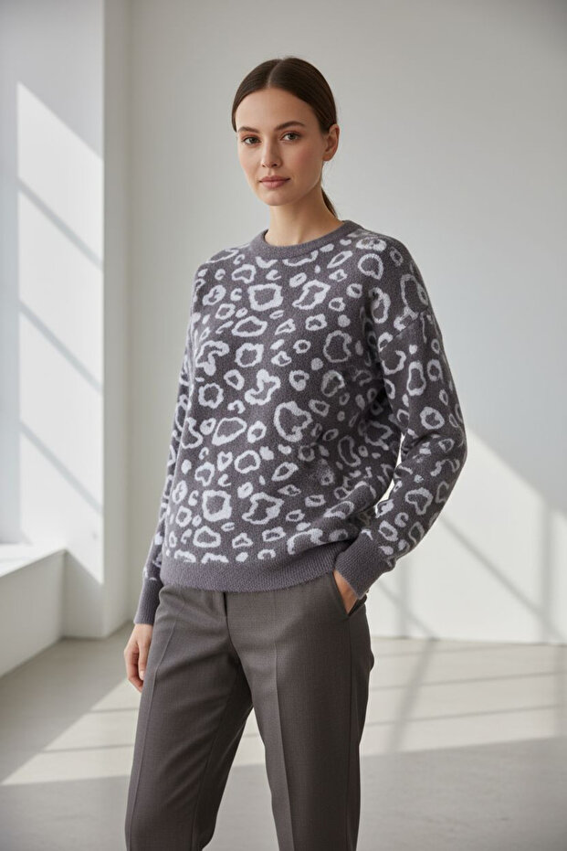 Leopard pattern soft sweater - 3