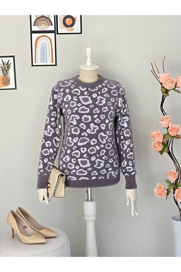 Leopard pattern soft sweater - 8
