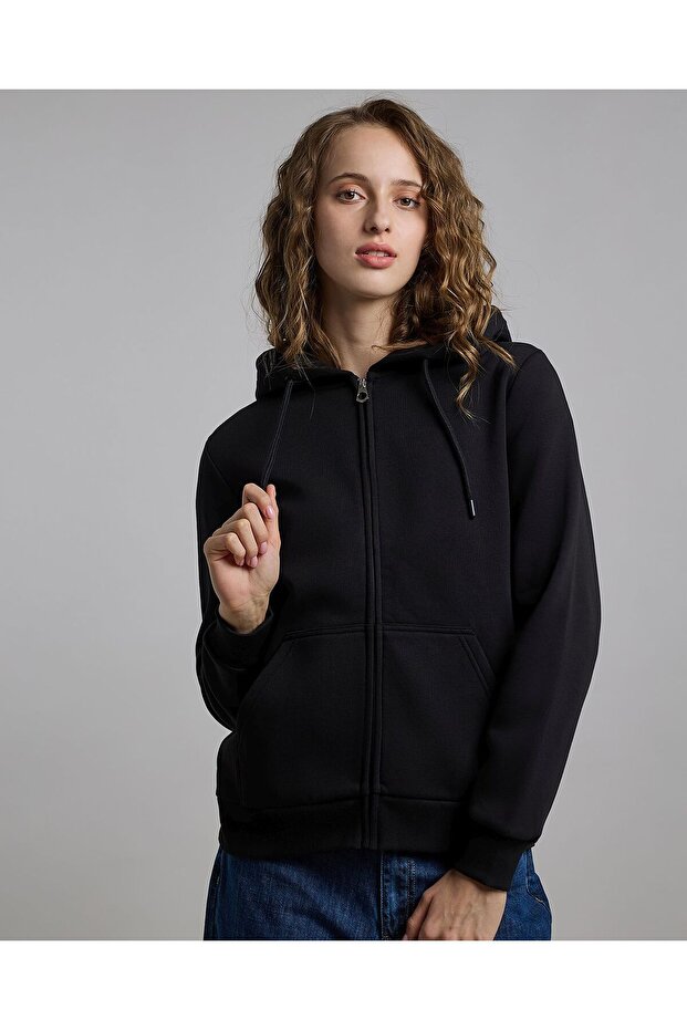 سترة سادة بغطاء رأس وسحاب للإغلاق - 1