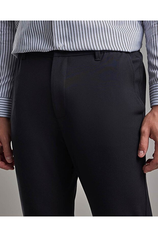 بنطلون مريح سادة مع زر للإغلاق - 4