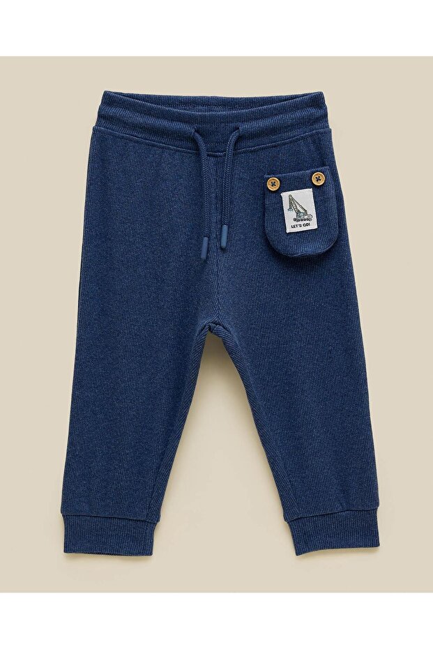 طقم جاكيت بغطاء رأس وبنطال رياضي - 3