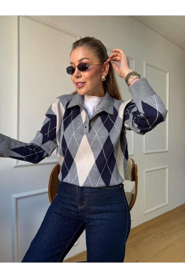 سترة رمادية اللون بأزرار على شكل ياقة منقوشة باللون الأزرق الداكن - 6