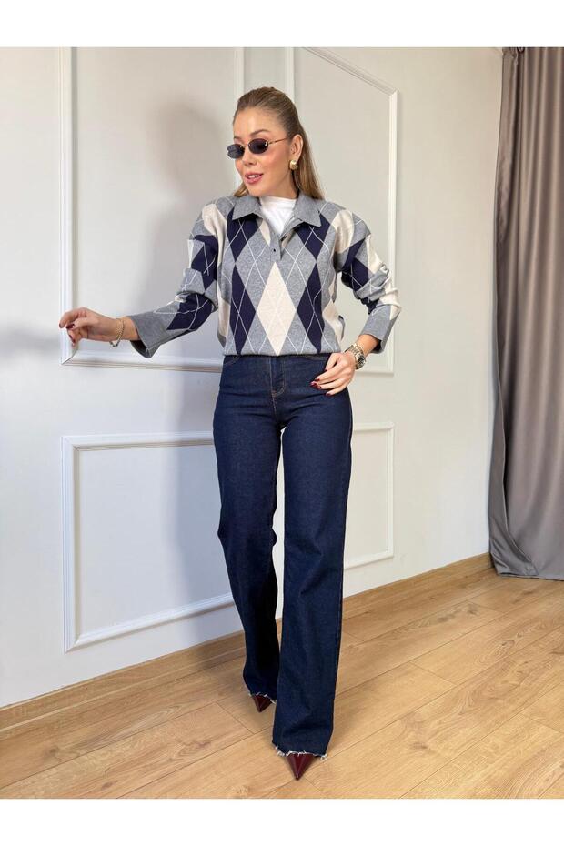 سترة رمادية اللون بأزرار على شكل ياقة منقوشة باللون الأزرق الداكن - 4