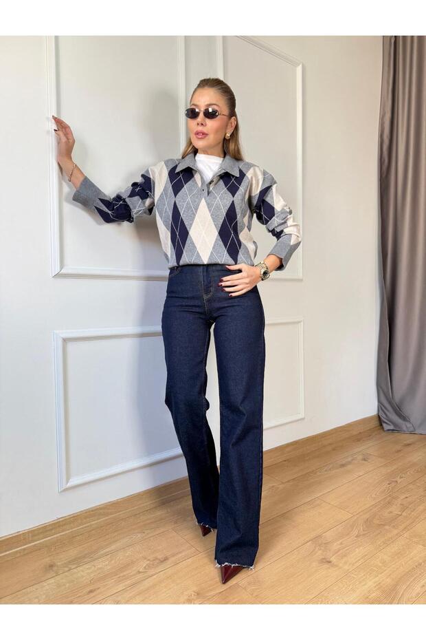 سترة رمادية اللون بأزرار على شكل ياقة منقوشة باللون الأزرق الداكن - 2