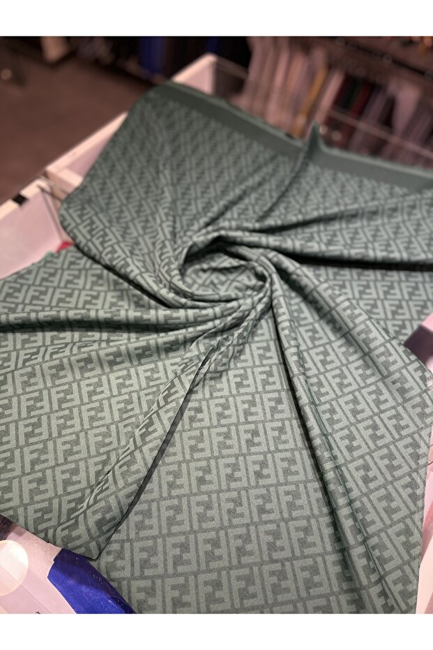 Fendi Model Şal - 2
