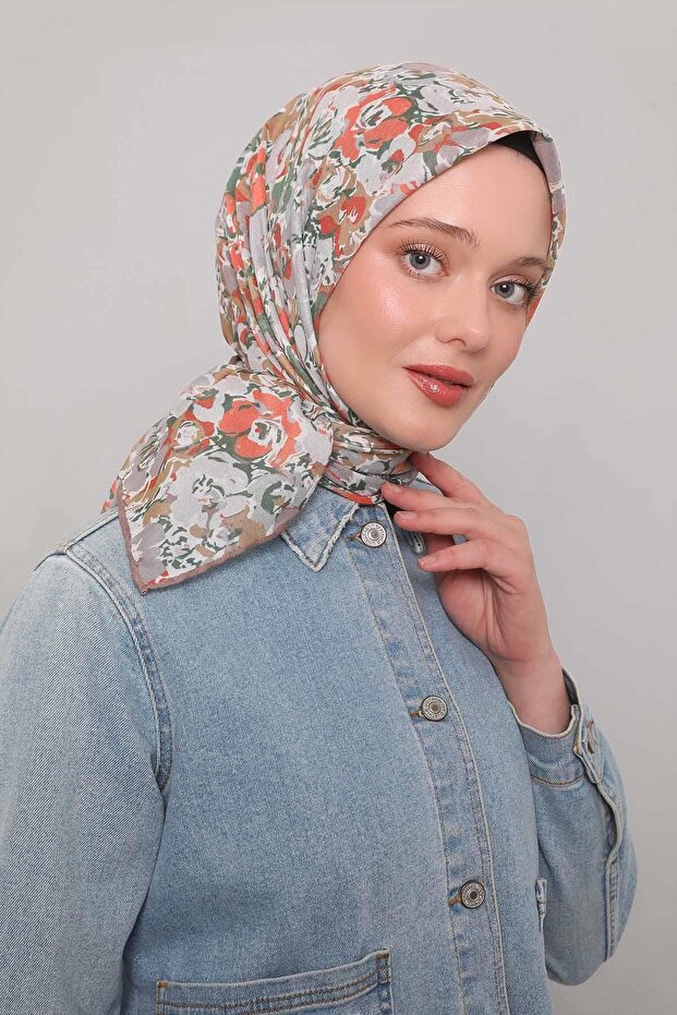 Milky Coffee Clover Pattern Soft Scarf - 2