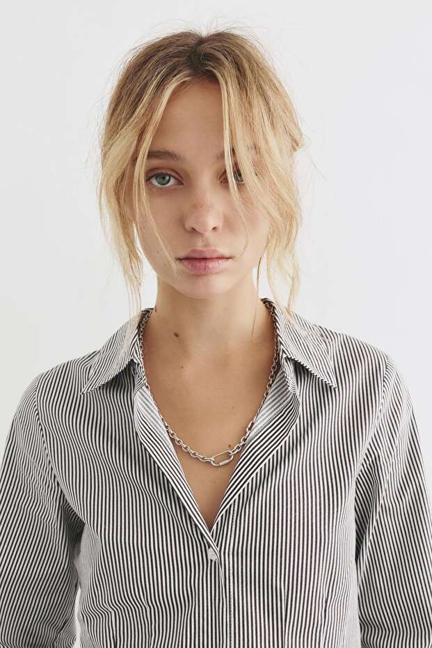 Poplin yırtmaçlı dar kesim gömlek - 3