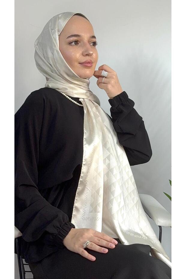 Triangle Pattern Shiny Jacquard Shawl Cream - 5