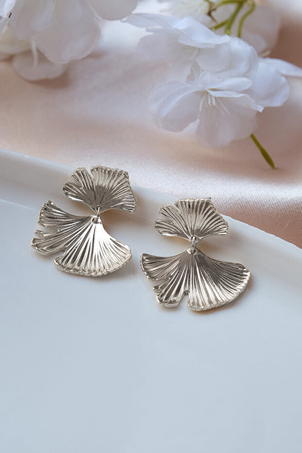 أقراط فضية مخططة على شكل أوراق الشجر - 1