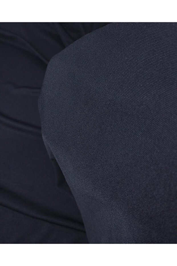 Thin Jersey in Black Color (Width 150 cm X Length 210 cm)