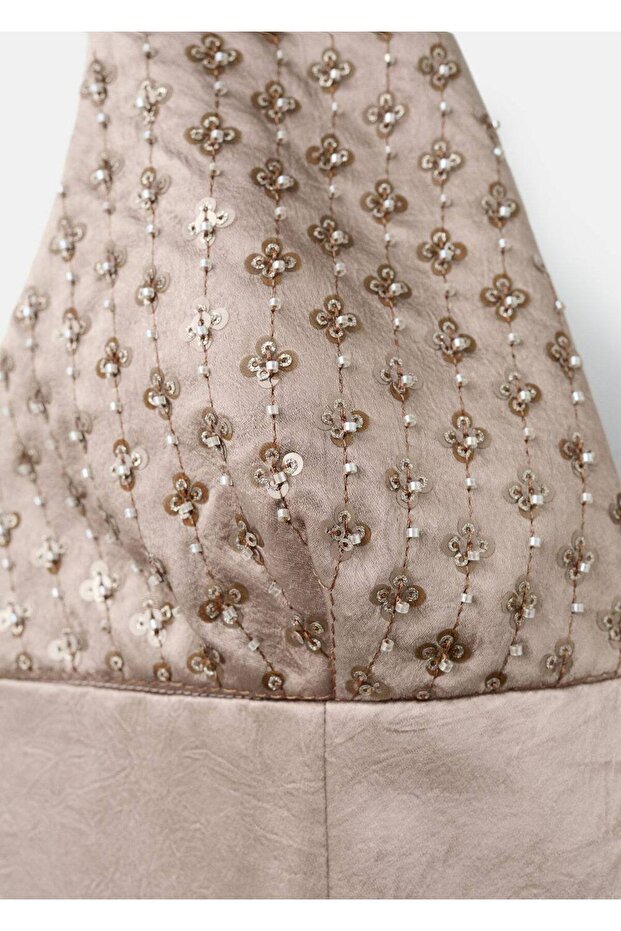 Payet yakalı saten elbise - 6