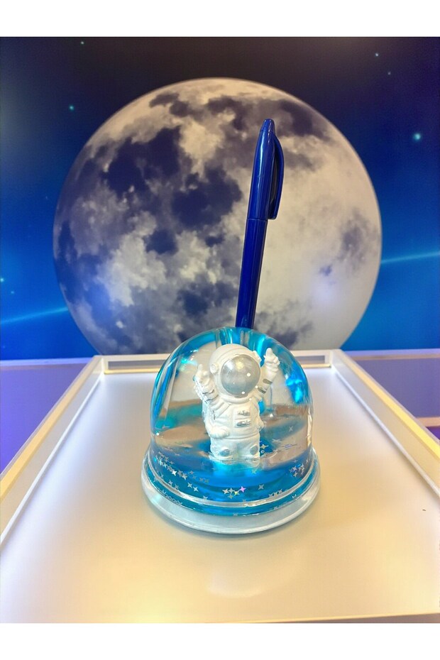 Space Themed Astronaut Water Pen Holder – Desktop Decor (8 cm)