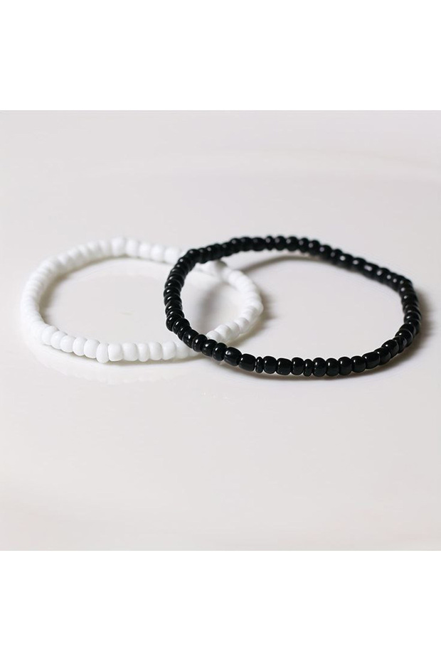 Set of 2 Black and White Pearl Model Women's Bracelets