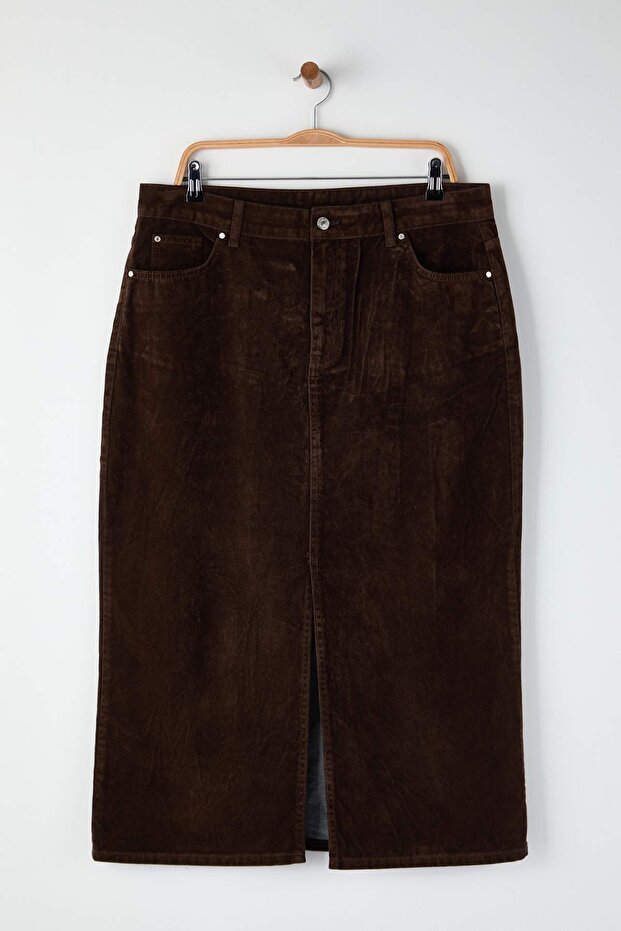 Kahverengi Yırtmaçlı Süet Görünümlü Büyük Beden Denim Etek TBBAW26AZ00036 - 5