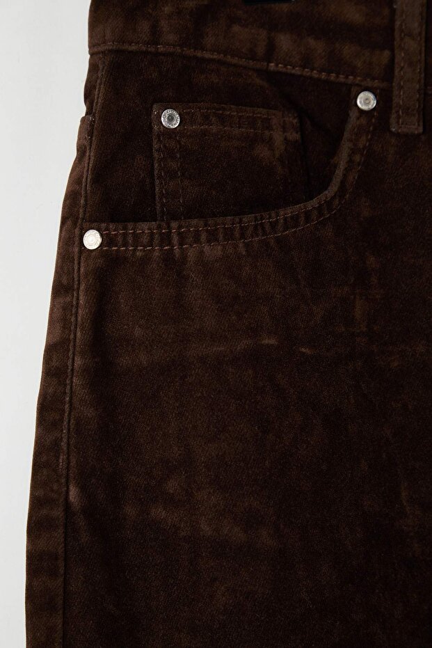 Kahverengi Yırtmaçlı Süet Görünümlü Büyük Beden Denim Etek TBBAW26AZ00036 - 7