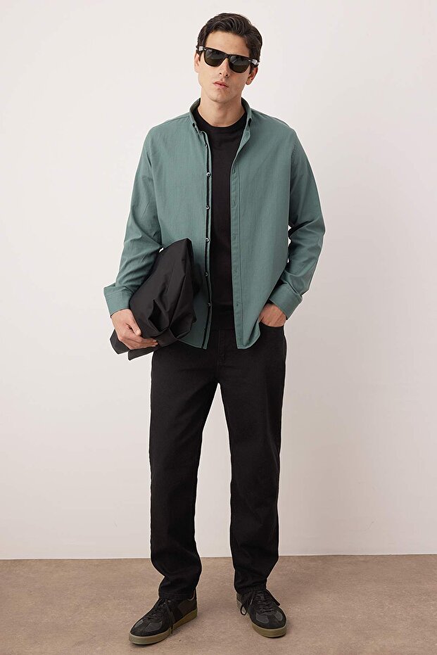 Koyu Yeşil Düğmeli Yaka Apoletli Slim Fit Uzun Kol %100 Pamuklu Keten Görünümlü Gömlek TMNSS20GO0189 - 1