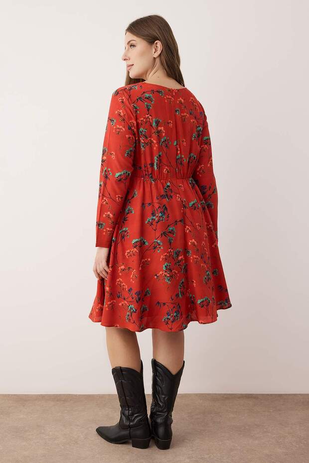 Vínové šaty s výstřihem do srdíčka, květinové, krátké, tkané, velké velikosti TBBAW26AH00047 - 4