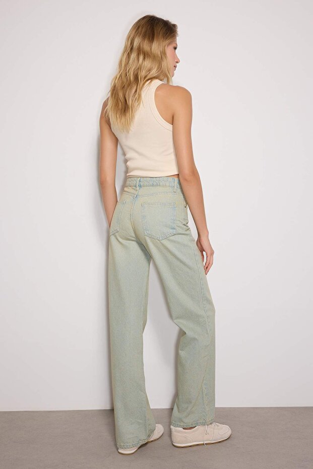 Niebieskie jeansy vintage z szeroką nogawką i efektem bladości TWOSS23JE00166 - 4