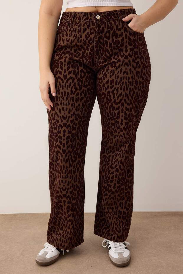 Kahverengi Süet Görünümlü Leopar Desenli Yüksek Bel Büyük Beden Wide Leg Jeans TBBAW26CJ00045 - 3
