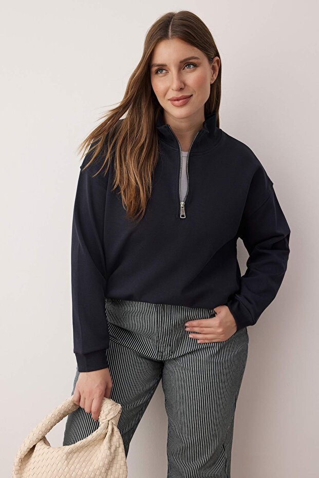 Lacivert Yakası Fermuarlı Regular Büyük Beden Sweatshirt TBBAW26AO00019
