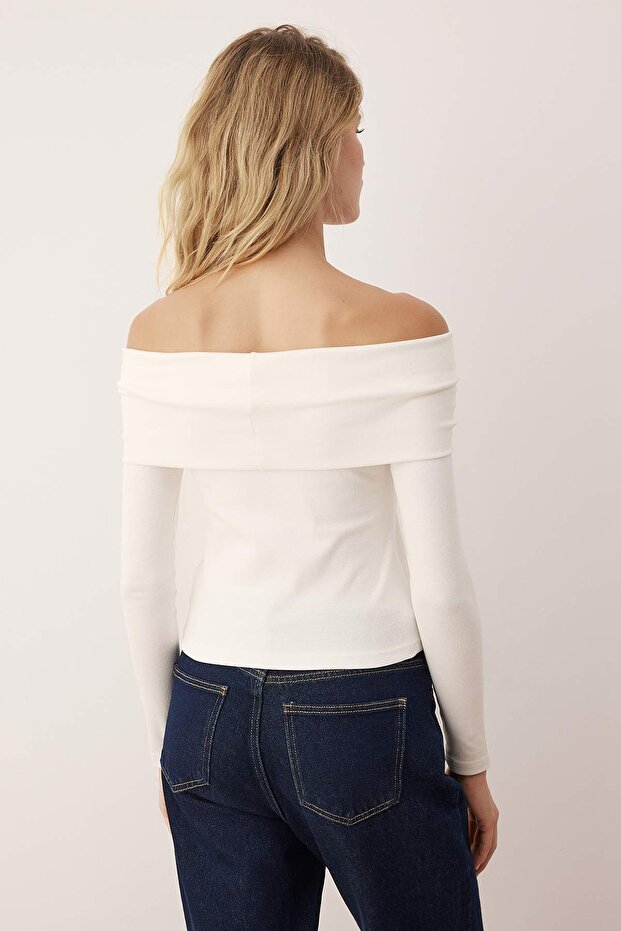 Ekru Aksesuar Detaylı Carmen Yaka Fitted/Vücuda Oturan Örme Bluz TWOAW26BZ00285 - 4