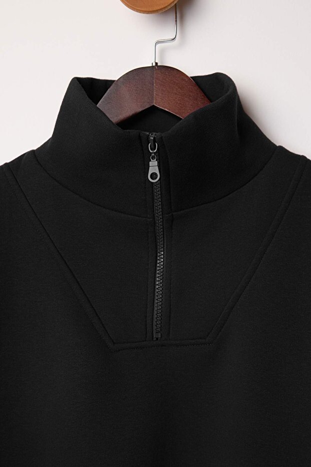 Siyah Kalın İçi Polarlı Dik Yaka Yarım Pat Fermuarı Crop Örme Sweatshirt TWOAW26SW00233 - 6