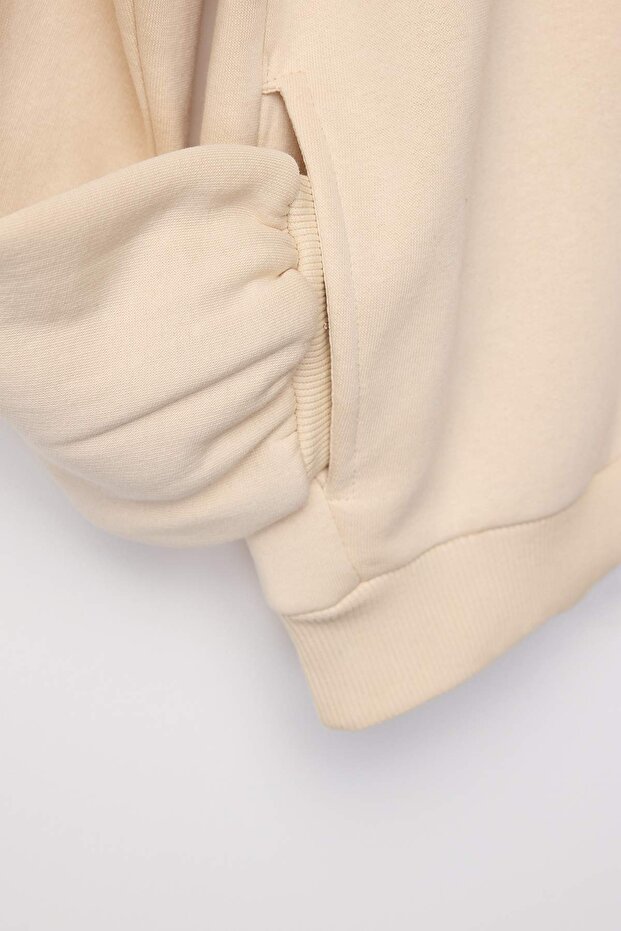 Taş Kalın İçi Polarlı Kapüşonlu Slogan Baskılı Boxy Fit Örme Sweatshirt TWOAW26SW00217 - 6
