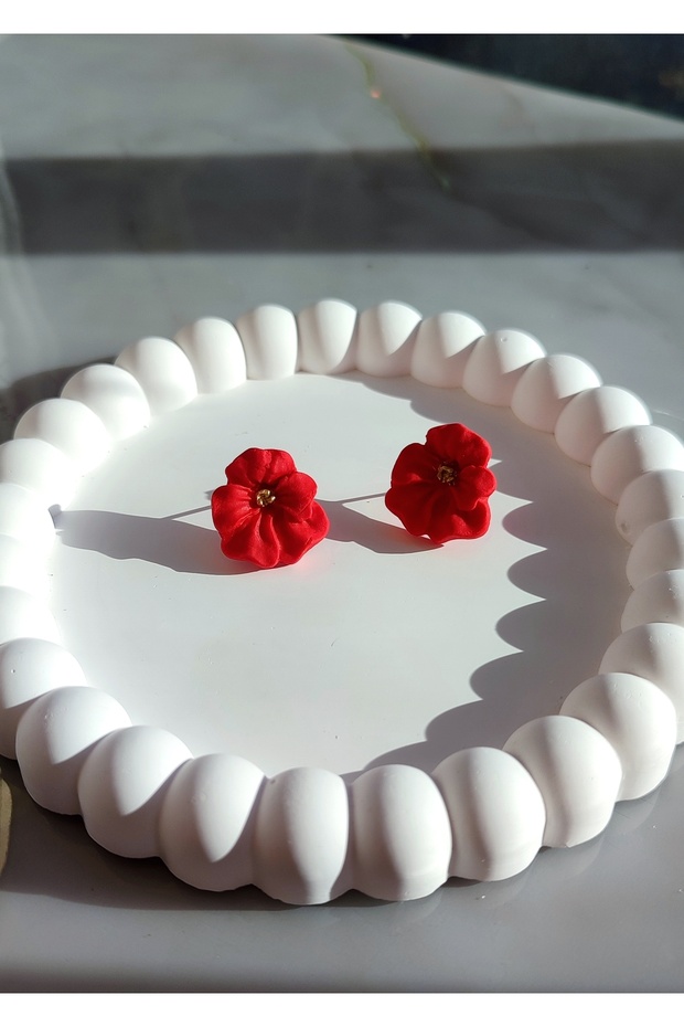 El Yapımı Kırmızı Çiçek Küpe - Sade ve Şık - 2